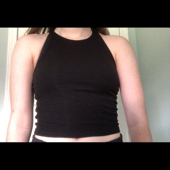 Black cropped tank top - Picture 4 of 4